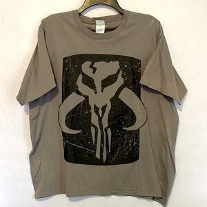 🔴 NWOT Mandalorian Tshirt